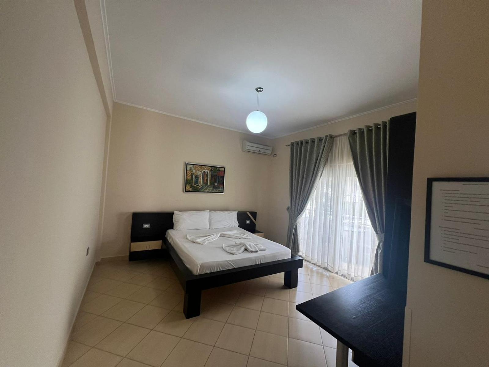 La Luna Hotel Ksamil Extérieur photo
