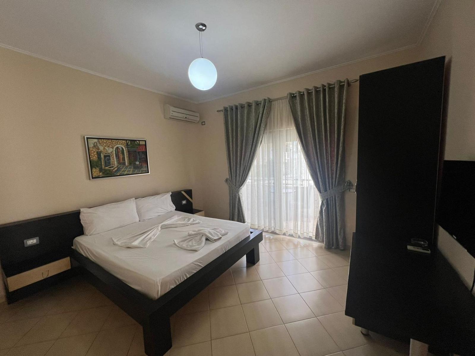 La Luna Hotel Ksamil Extérieur photo