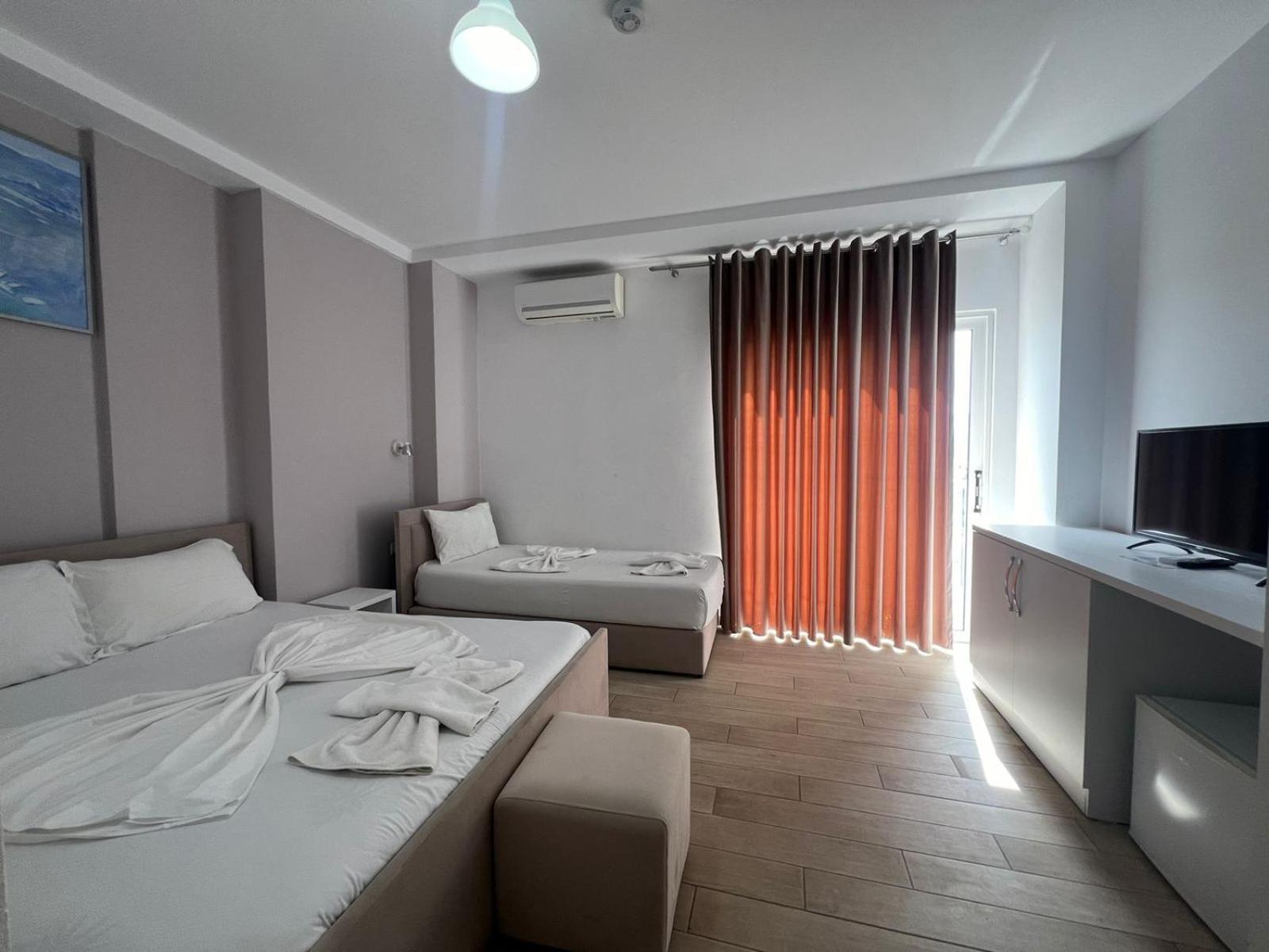 La Luna Hotel Ksamil Extérieur photo